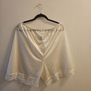 Vintage‎ MMI Ivory Yellow Nylon Lace Trim Bloomers Petti-pants Made in USA 2X